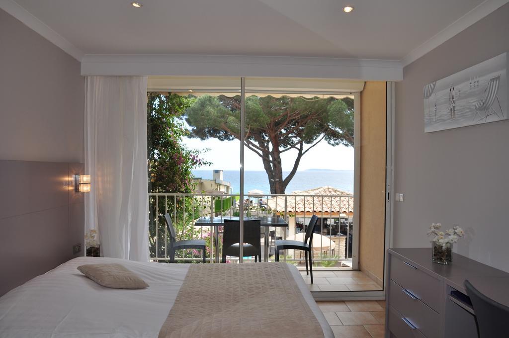 Hotel De La Plage Le Lavandou Cameră foto